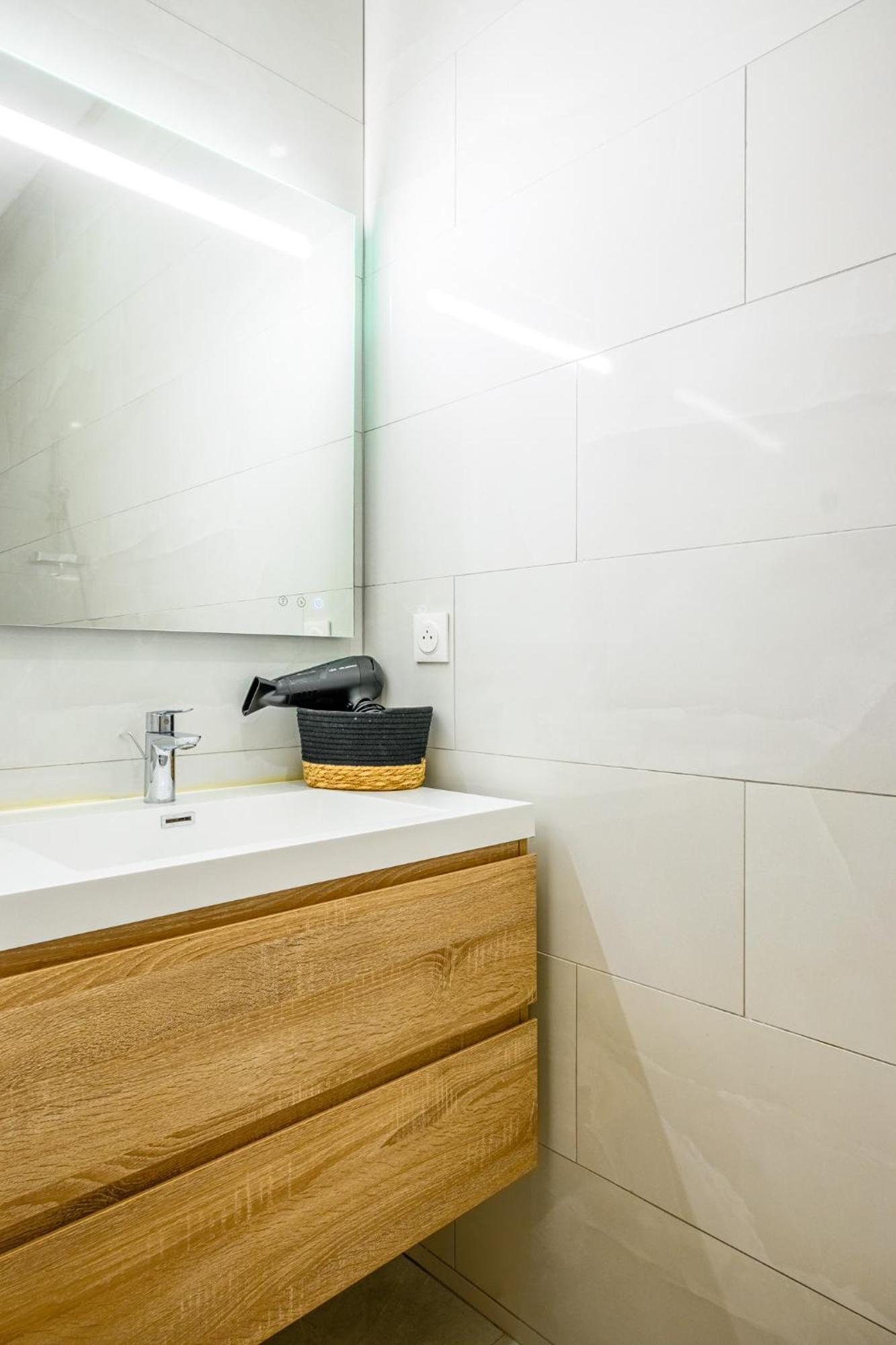 Le Charles Apartment Montbeliard Bagian luar foto