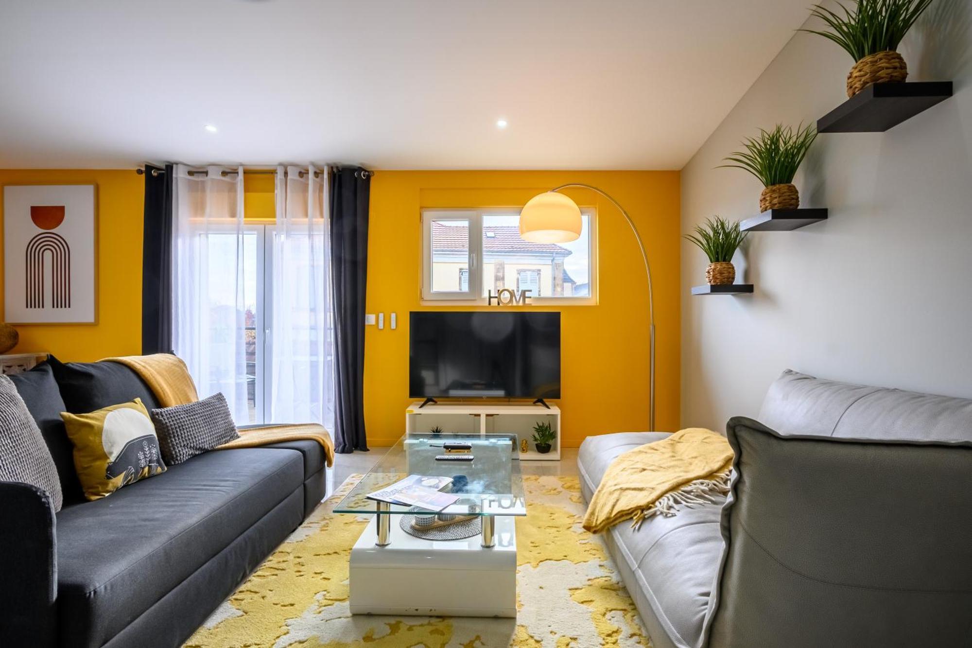 Le Charles Apartment Montbeliard Bagian luar foto