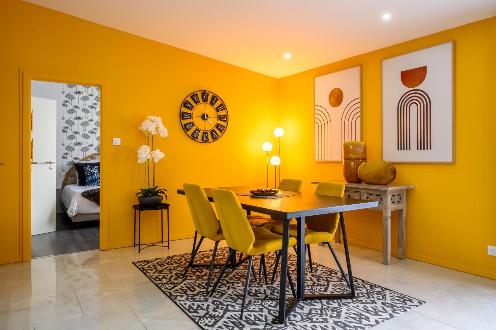 Le Charles Apartment Montbeliard Bagian luar foto