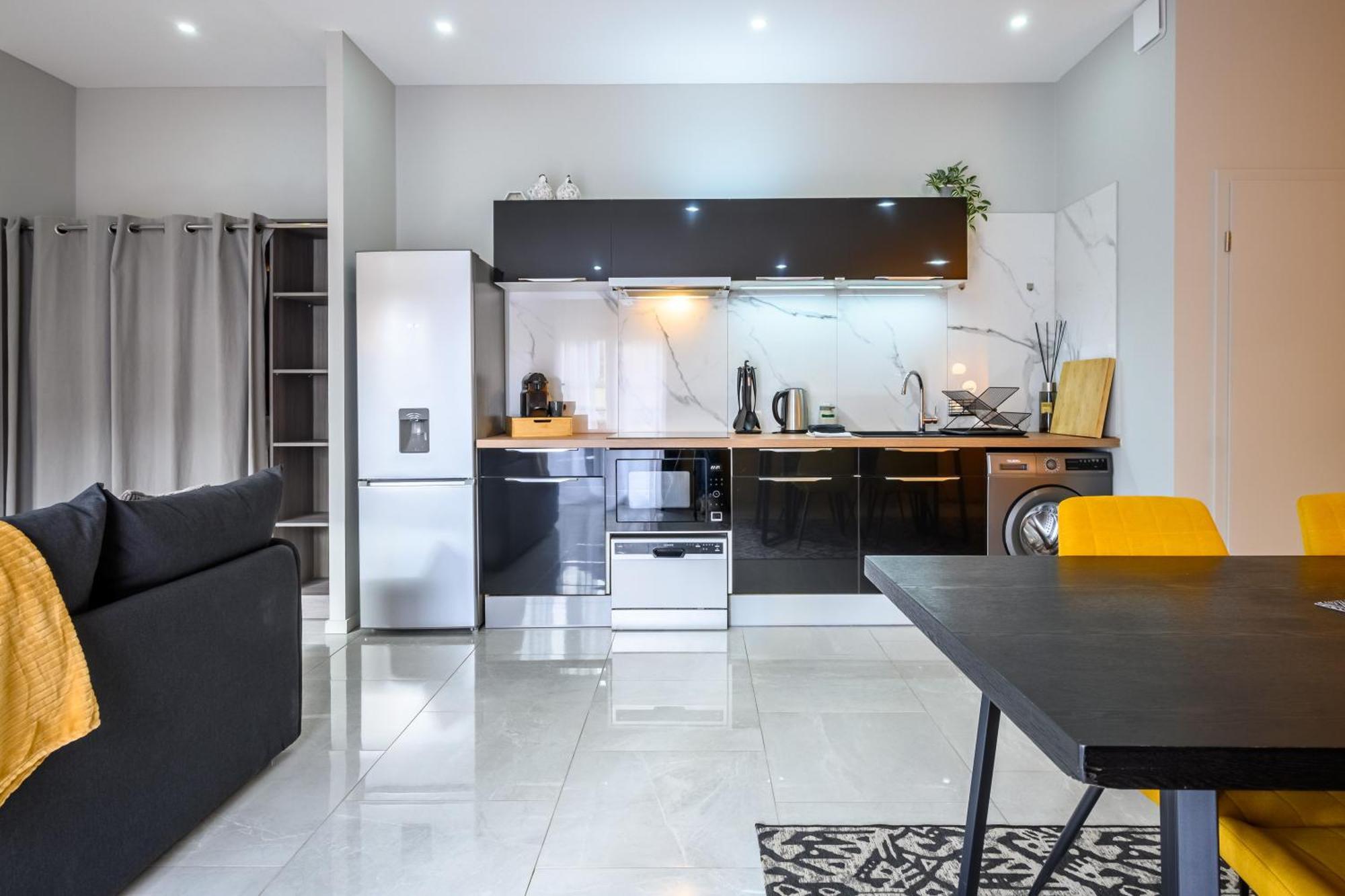 Le Charles Apartment Montbeliard Bagian luar foto